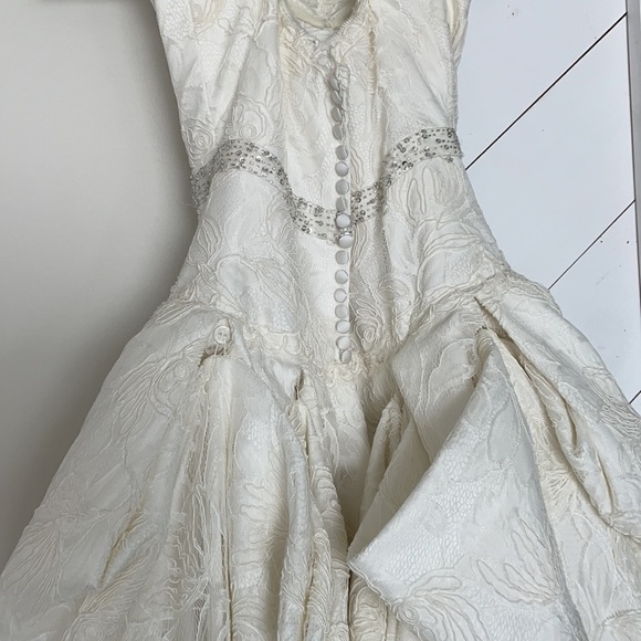 Wedding dress - Picture 4 of 10